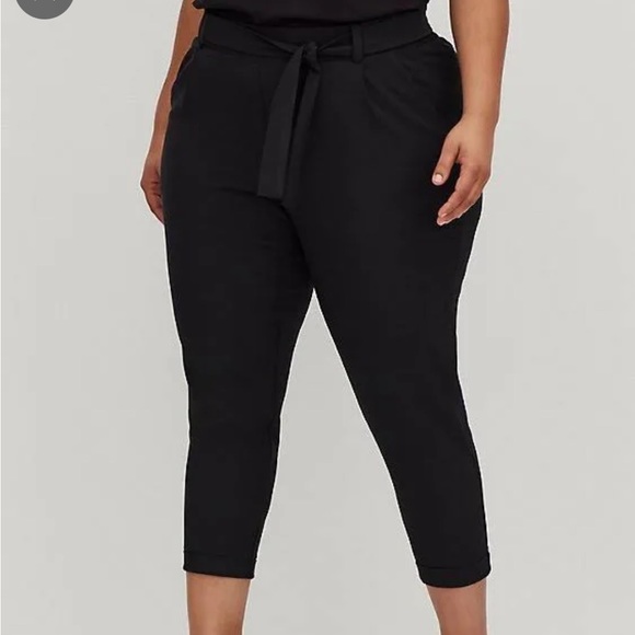 New TORRID 4X 4 black tapered leg pants Plus 26 - Picture 1 of 5